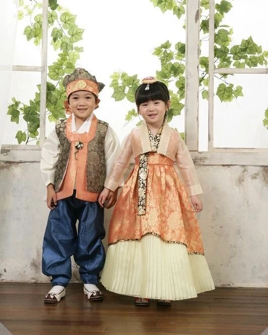 Hanbok on children